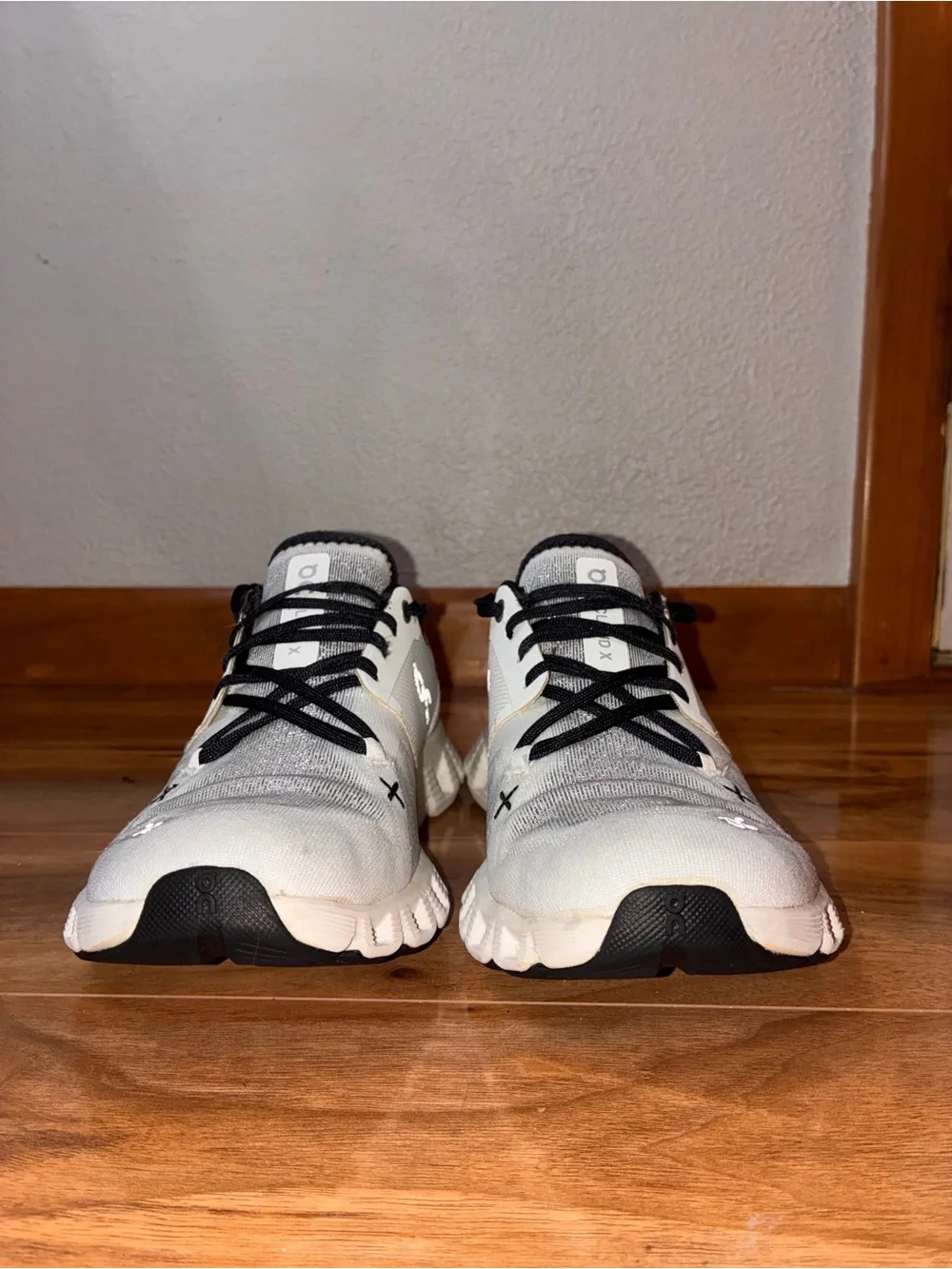On Cloud X Women’s Athletic Training Shoe Sneakers, white- size 8